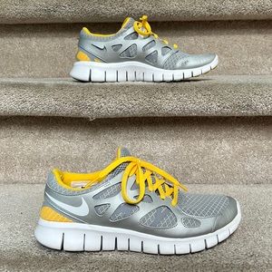 NIKE LiveStrong Free Run Minimalist Athletic Sneaker Size 8